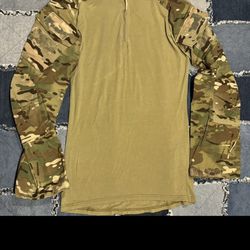 Patagonia Level 9 Combat Tactical Shirt M/L Long Sleeve Green Next To Skin Shirt
