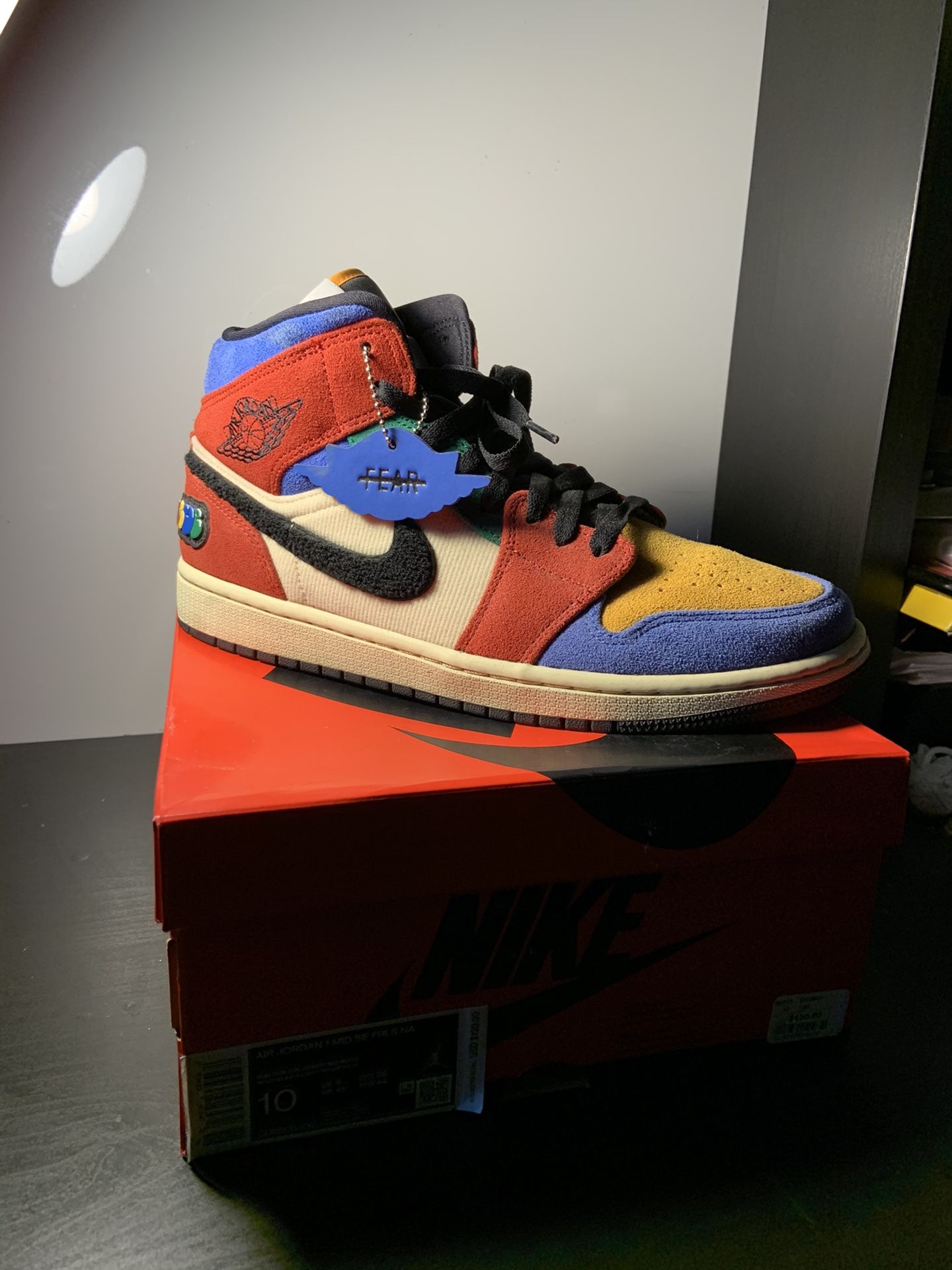 Air Jordan 1 MID SE Fearless NA