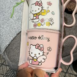 Hello Kitty Mug Set