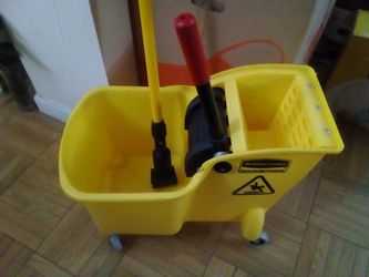 Rubbermaid commercial product plus commercial mop handle