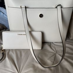 MK Purse & Wallet W/Mini Cosmetics Bag