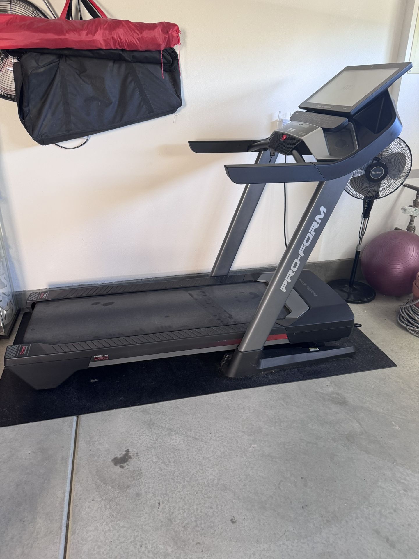 ProForm Carbon Pro 9000 Treadmill.