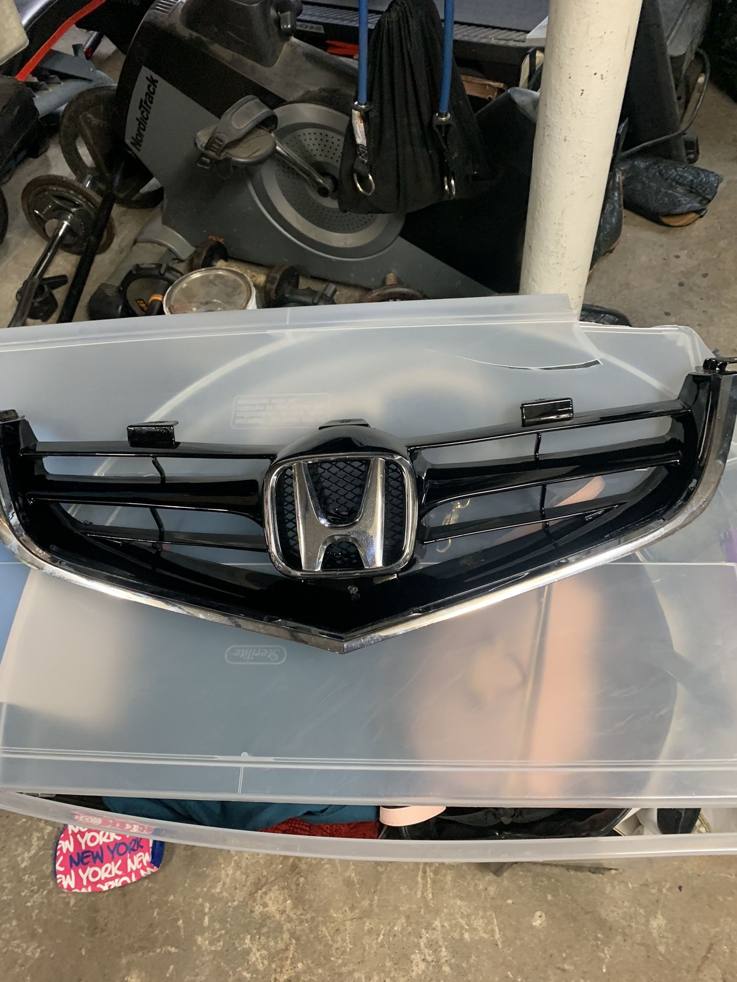 Honda badge grill will fit on tsx