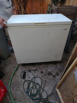 Reach in freezer