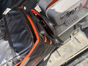 Simms, yeti - camping and fishing gear