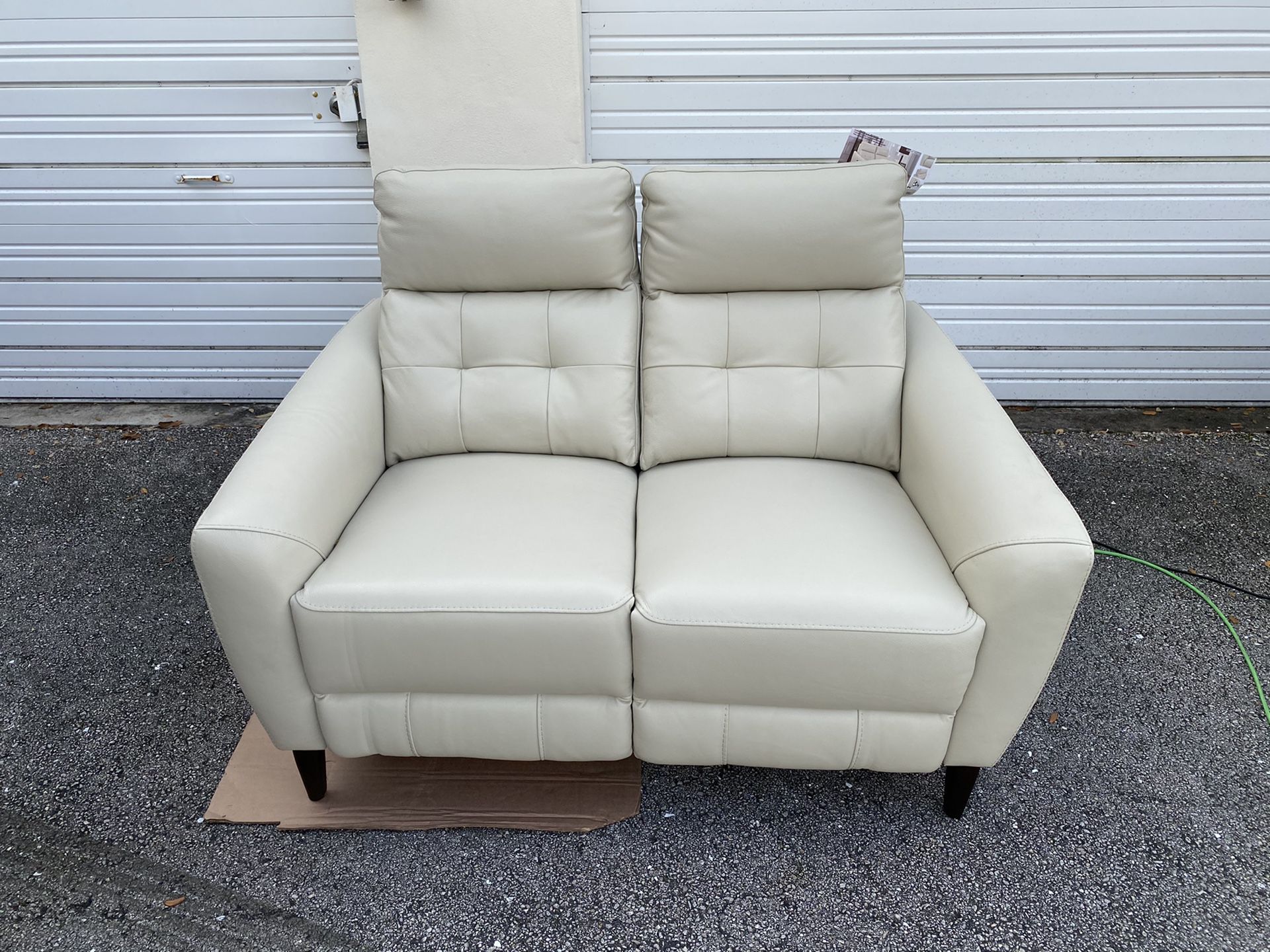 45% OFF // BRAND NEW // COSTCO Timmons Leather Power Reclining Loveseat with Power Headrest