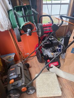 Worx 40v Nitro Dethatcher & Scarifier w 2 20v batteries & charger