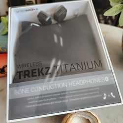 AfterShokz Wireless Trekz Titanium Bone Conduction Headphones ~ Excellent Condition ~ Only Used Twice!