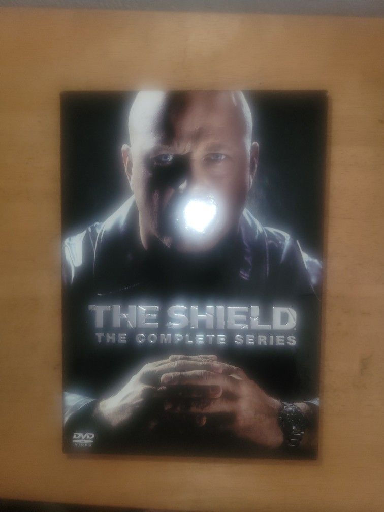 THE SHIELD COMPLETE SERIES