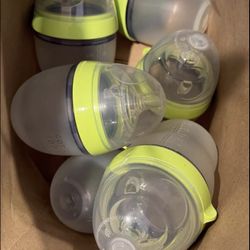 New Comotomo Bottles 6 Available  Sell Or Trade For Enfamil 12oz Cans 