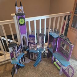 XL Monster High Doll House