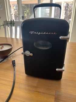 Frigidaire Retro Mini Fridge