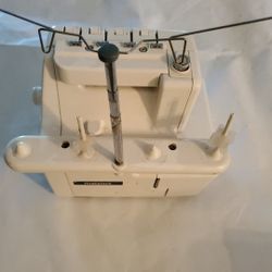 Huskylock 901 Serger Sewing Machine 