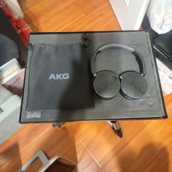 AKG Y50 WIRELESS BLUETOOTH HEADPHONES 