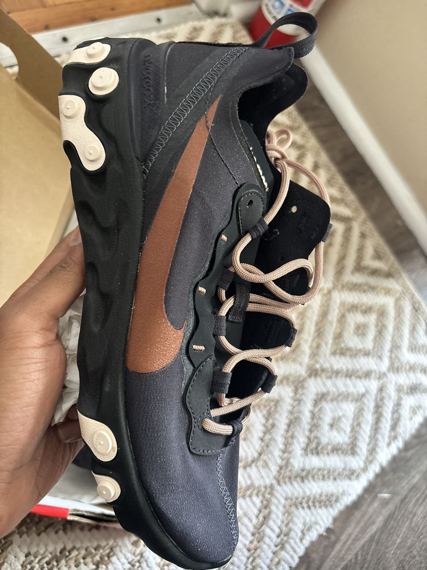 WOMEN’s  NIKE REACT ELEMENT 55