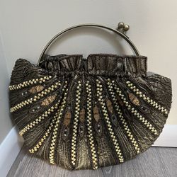 Evening Bag With A Vintage Flair