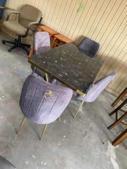 Dining table & 4 chairs