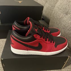 Jordan 1 Low, Reverse Bred Pebble Swoosh, Size 10, New