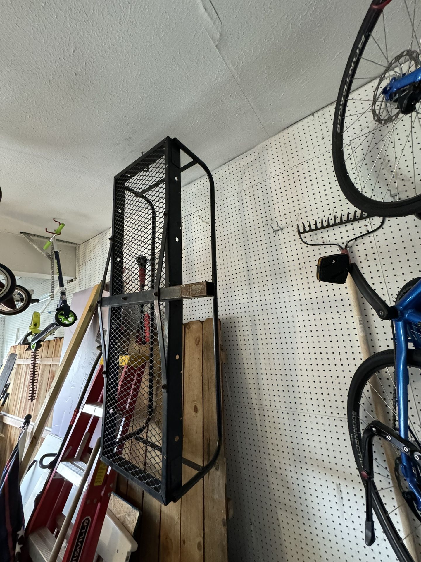 In Receiver Luggage Rack