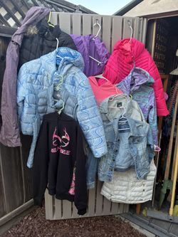 storage shes lot for sell Multiple items 