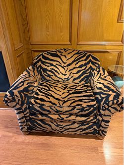 Beautiful Tiger Print Chair