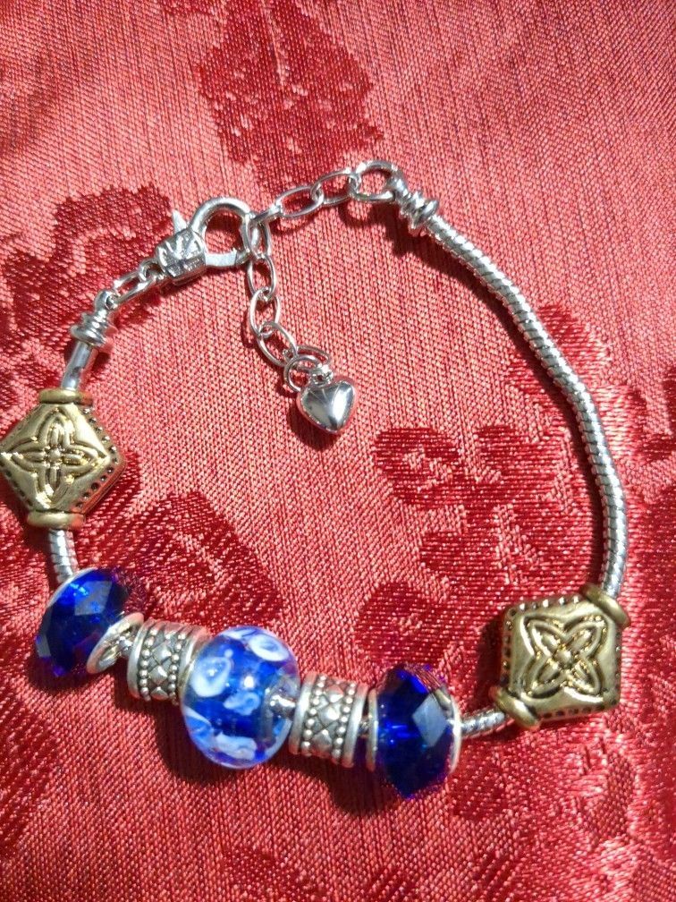 Beautiful Charm Bracelet Cobalt Blues With White Decor NWOT