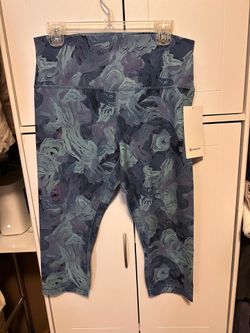 Lulu Lemon Capris: NEW