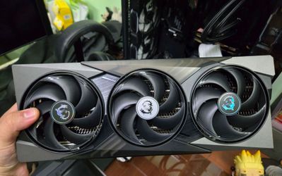 MSI Gaming Trio 5090 - Used w/ Undervolt