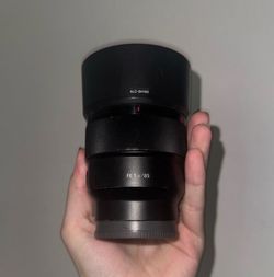 Sony e-mount f1.8 85mm lens