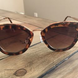 Chico’s Tortoise Sunglasses, new