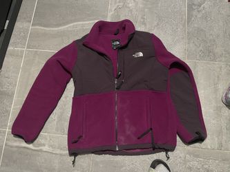 Women’s Northface Sweater 
