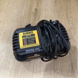 DEWALT DCB1106 12V/20V MAX Lithium-Ion Fast Charger 6 Amp