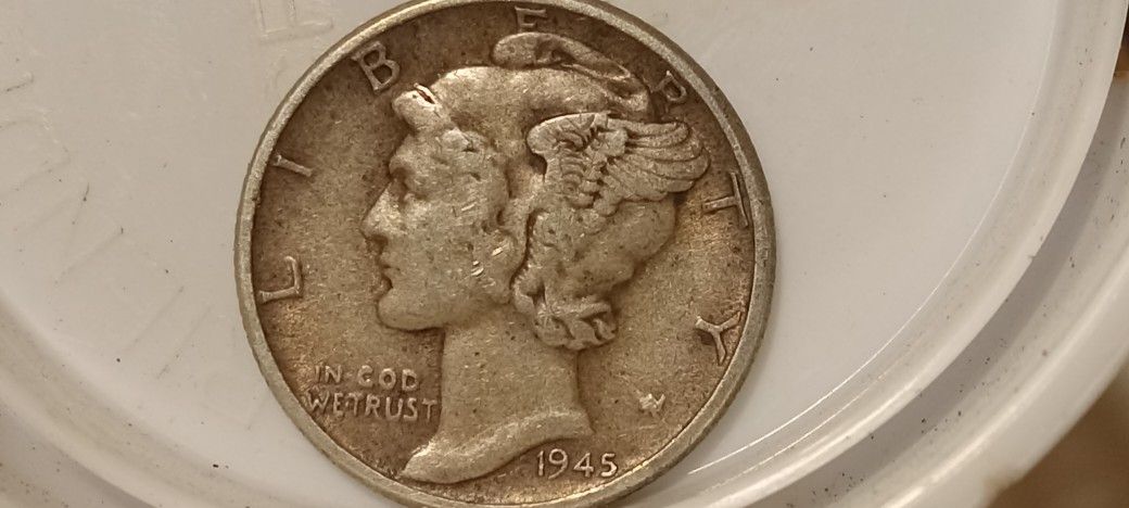 1945 Mercury Dime, No Mint Mark, Partial Bands,