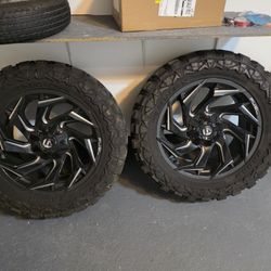 20" Fuel Offroad Wheels / 33" Tires