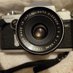 RICOH  ANTIQUE CAMARA LIKE NEW