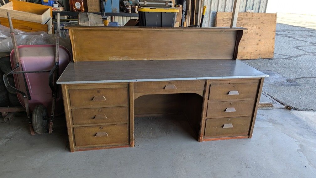 Mid Century Modern Desk / Work Bench With Hutch