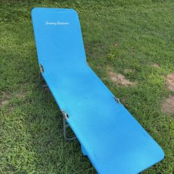 Tommy Bahama Folding Beach Lounger – Backpack Straps