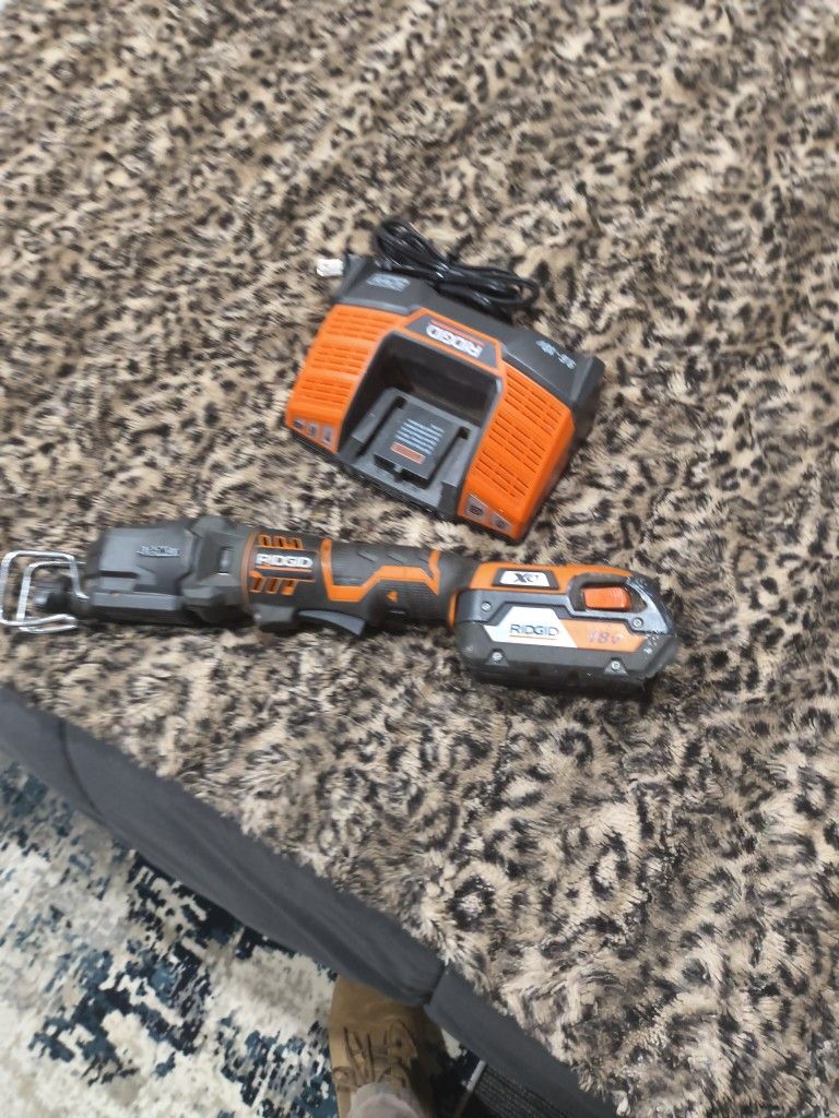 Rigid Saw Zall With Battery And Charger
