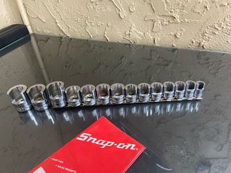 Snap on master weather head socket set