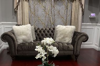 Raymour & Flanigan Sofa Couch 3 Seater With Pillows