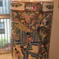 18” Tall Rose Medallion Umbrella Or Walking Cane Stand Or Floor Vase. Vintage Asian Chinese Chinoiserie Functional Art. Like New.  