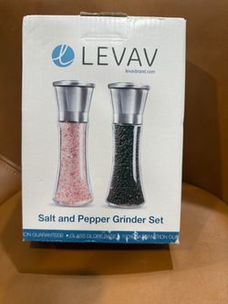 Salt and Pepper Grinder Set