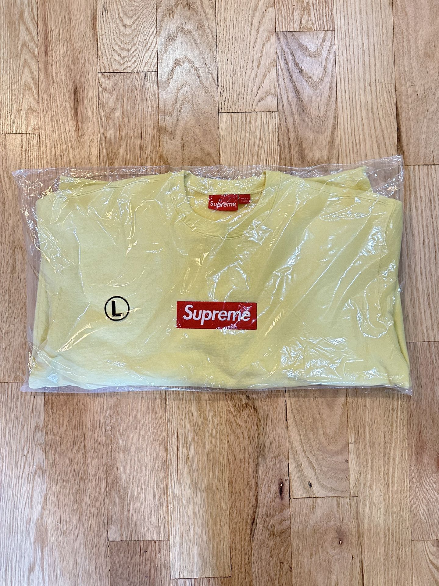 Supreme Box Logo Crewneck FW22 for Sale in Brooklyn, NY - OfferUp