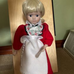 VINTAGE HOUSE OF LLOYD 1990 PORCE DOLL SWEET DREAMS CHRISTMAS AROUND THE WORLD