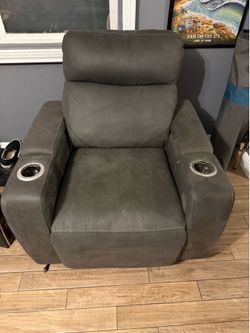 Recliner with USB port.