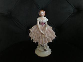 Vintage Figurine 5.5”