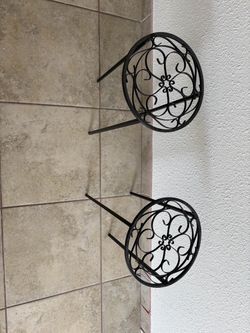 Set of 2 Black Metal Plant Stands