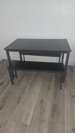 Dining room table