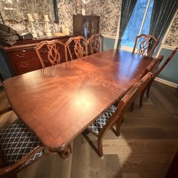Beautiful Dining room set For 8