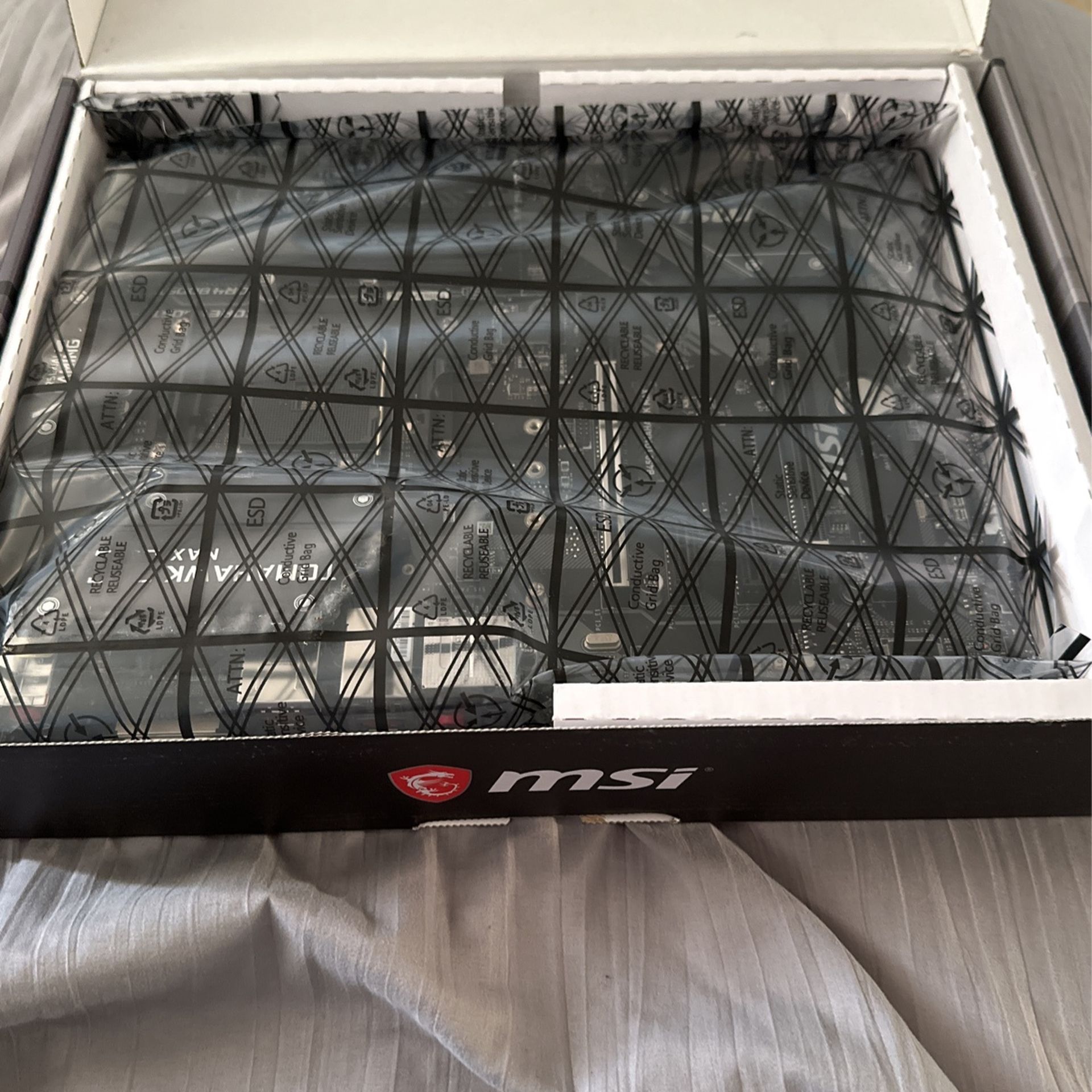 MSI B450 TOMAHAWK MAX (Socket AM4) USB C Gen2 AMD Motherboard Electronics & Media